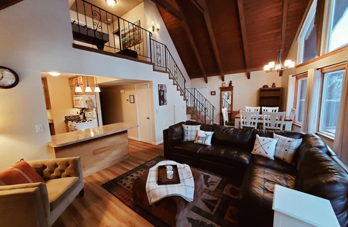 Pioneer Village House | Pet-Friendly 3BR Home Near Heavenly & Lake. Available fall or Winter ski lease