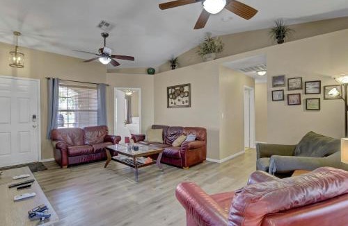 Paradise House | Pet-Friendly 4BR Vegas Vacation Renta Sleeps 8 Families, Groups Welcome!