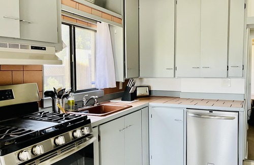 Oakland Apartment | Pet- Friendly, apartment in Oakland