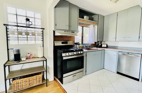 Oakland Apartment | Pet- Friendly, apartment in Oakland