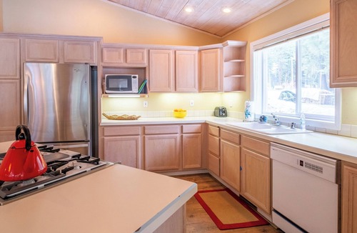 Truckee House | Pet-Friendly Family Getaway | Queen Suite, Near Trails Outdoor Fun & Rec Center