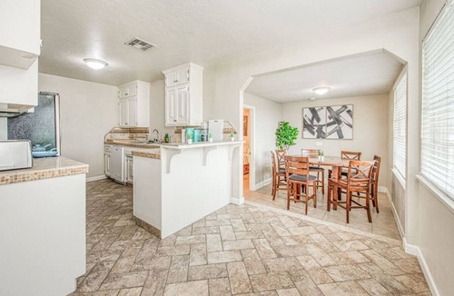 Raisin House | Pet Friendly Gem near Fresno State Airport