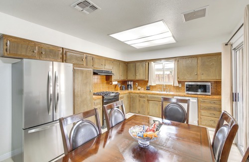Ridgecrest House | Pet-Friendly Ridgecrest Home Near OHV Trails!