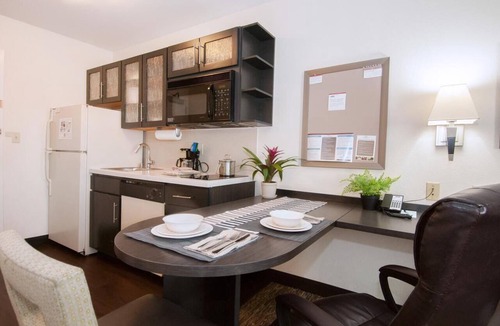 Anaheim Resort Hotel | Pet-Friendly Studio w/Full Kitchen | Close to Disneyland,