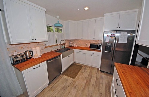 South Lake Tahoe House | Pet Friendly Home with 4 Bedrooms, Sleeping 8- Private Hot Tub, Blocks to Heavenly! 3826R~