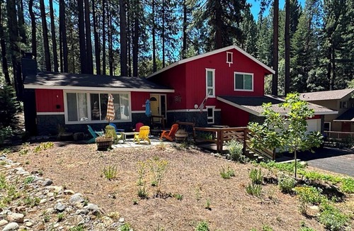 South Lake Tahoe House | Pet Friendly Home with 4 Bedrooms, Sleeping 8- Private Hot Tub, Blocks to Heavenly! 3826R~