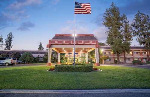 Raisin Hotel | Piccadilly Inn Airport