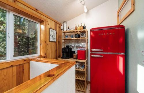 West Village House | Piece of Paradise Dream Deck AC