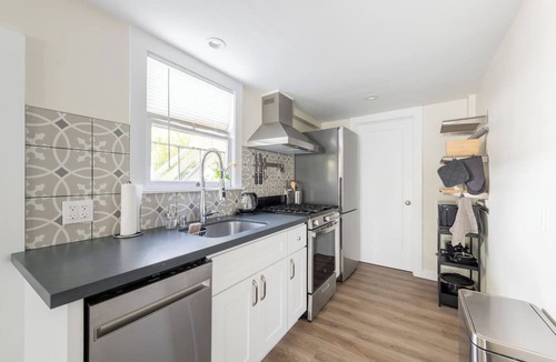 Piedmont Avenue Apartment | Piedmont Pied-à-terre