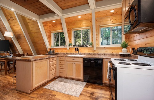 Sierra Cedars Cabin | Pine Haus-Remodeled Family A-Frame
