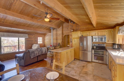 Pine Mountain Club Cabin | Pine Mountain Club Cabin Rental w/Pool Access!