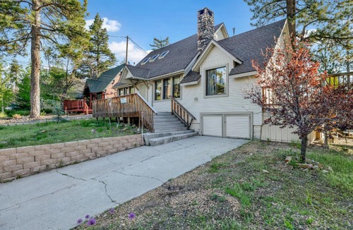 Big Bear Lake Ski Chalet | Pine Nest Relaxing Walk to Marina Cozy Chalet