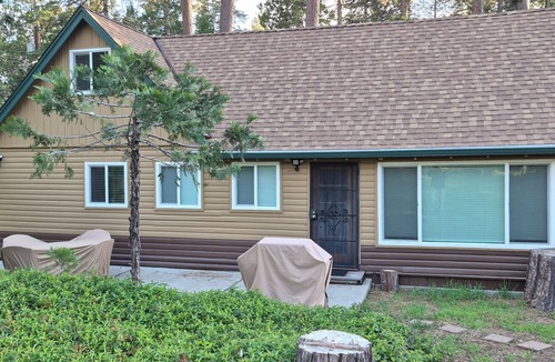 Mi-Wuk Village Cabin | Pinecrestarearentals #15 Stunning! 3rd night free. Just Book 2nights.