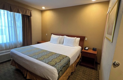Pleasant Hill House | Pleasant Hill Inn