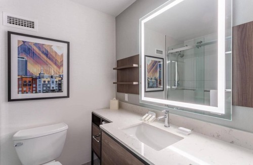 Emeryville Hotel | Pleasant Stay, Convenient Location! 3 Convenient Units, Pets Allowed