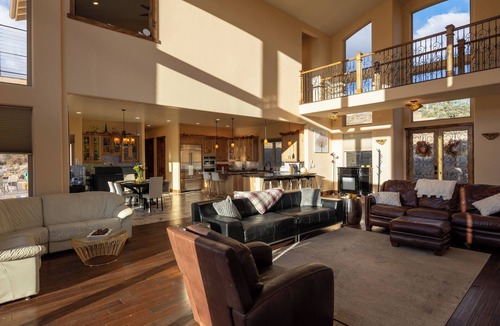 Virginia Foothills House | Pleasant Valley Mansion in South Reno