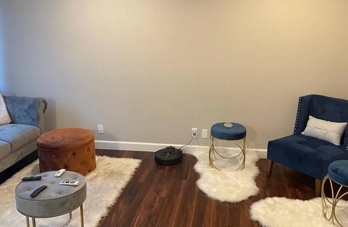 Moraga Blvd Apartment | plush 2-bedroom apartment with smart tv's & projector.