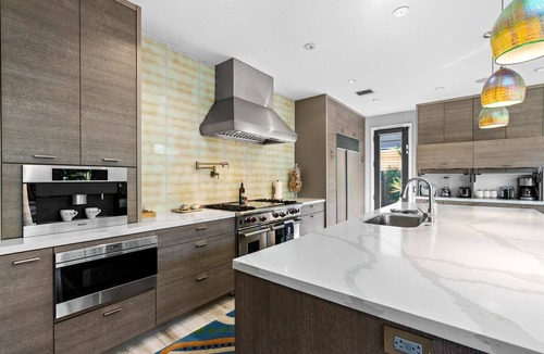 Twin Palms House | Polynesian Luxe Palm Estate - A Ryson Property