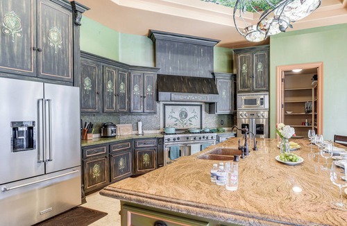 Gilroy House | Pool, Peacocks & Views! Lavish Retreat in Gilroy