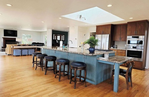 Aptos House | Pool Sea and Sunshine