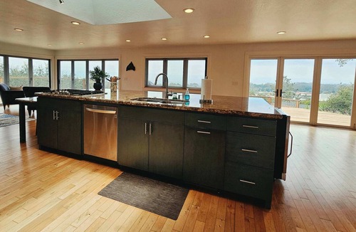 Aptos House | Pool Sea and Sunshine