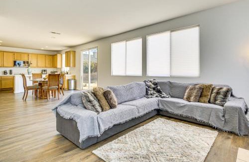 Victorville House | Pool Table & Charcoal Grill: Home in Victorville!