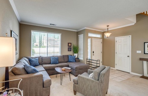 Manteca House | Pool Table & Home Gym! Manteca Group Getaway