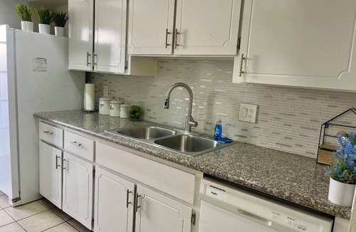 Paradise Condo | Prime Location 1-Bed 1Bath condo close to Airport, UNLV and STRIP