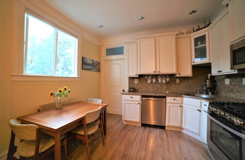 Inner Mission Apartment | Prime Sunny Mission 2 Bedrm Apartment with MCM Decor 4 Blocks to BART