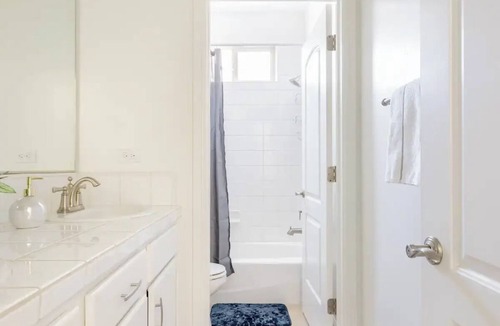 Greenacres House | Private bedroom/private bathroom/gated/parking