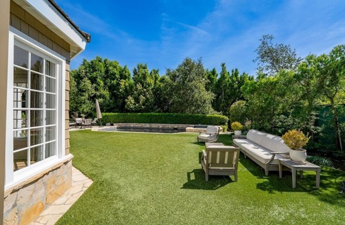Brentwood House | Private Brentwood Retreat: Pool, Gym, and Views