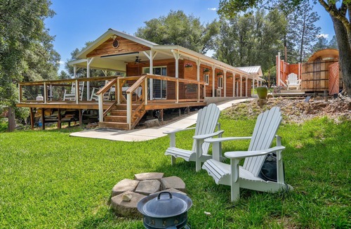 North Fork Cabin | Private Cabin w/Hot Tub & Sauna Near Yosemite