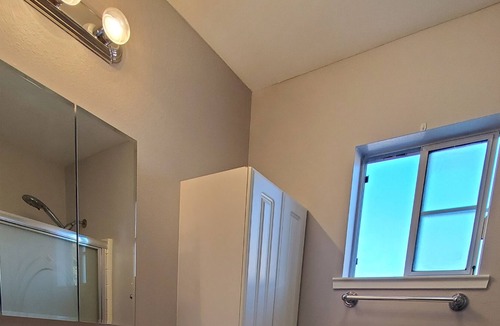 San Bruno Cottage | Private Cottage in Sunny San Bruno