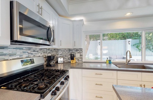 The Mesa House | Private Desert Gem W/Private Pool/Spa, Gourmet Kitchen & More - Dogs OK