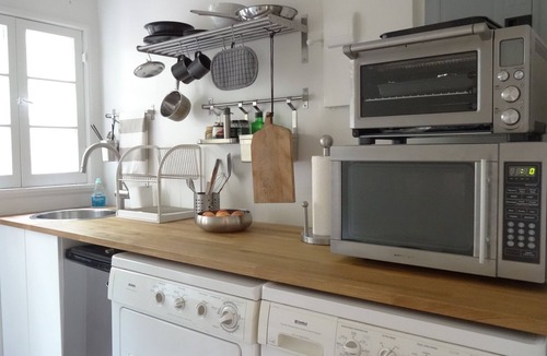 La Brea Apartment | Private Entrance, 1Bedroom, Kitchenette, Bathroom
