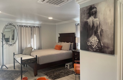 Valle Lindo Apartment | Private guest house, pool & bath.