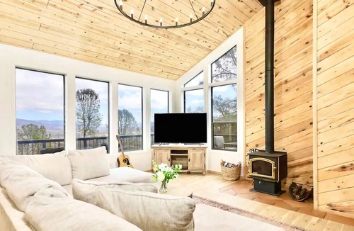 Tehachapi House | Private Home with Million Dollar Views!