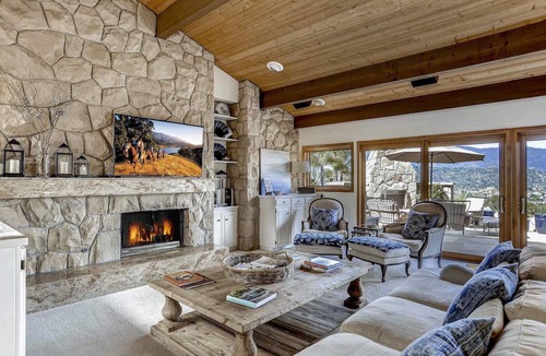 Alta Mesa House | Private Luxury Mira Vista Retreat | City View, Hot Tub, Garden