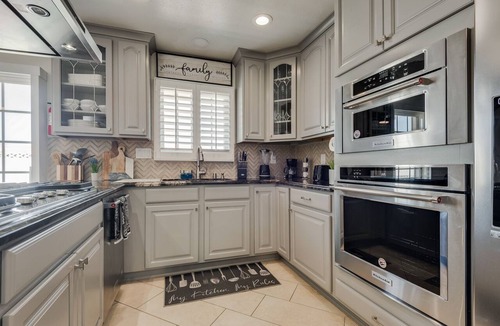 Henderson House | Private Pool Home 2BR and 2BA Fully Furnished Henderson