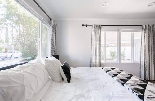 Sherman Oaks House | Private Studio Retreat Sherman Oaks Quiet Central