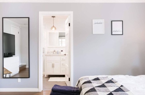 Sherman Oaks House | Private Studio Retreat Sherman Oaks Quiet Central