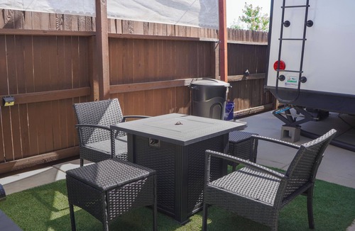 Hanford House | Private Unit w 2 Bath/ Patio