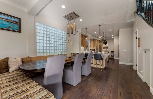 Corona del Mar Condo | Private villa in tranquil CdM. Super close to world-class shops and restaurants.