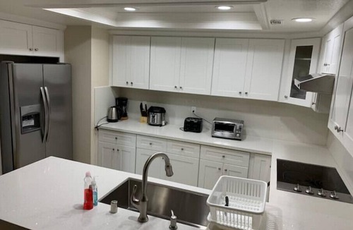 West Covina House | PROMO 5% WEEKLY/10% MONTHLY DISCOUNT Summer Special Comfort townhouse 4BE/2.5BA