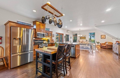 Groveland House | Quail Crossing Lodge: Yosemite Boutique Retreat