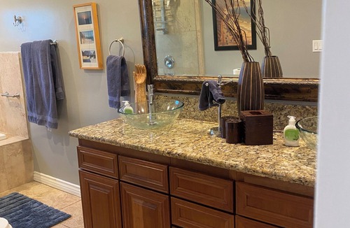 Valley Glen Bed & Breakfast | Quaint 1-bedroom bed & breakfast with AC in Los Angeles
