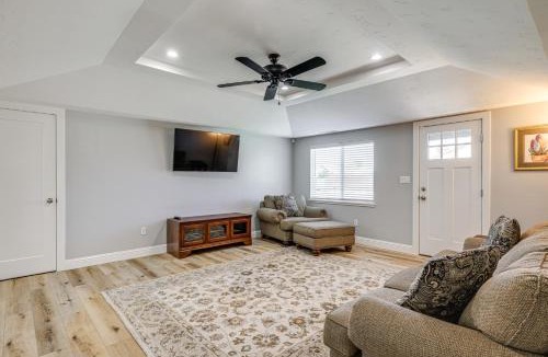 Hughson House | Quaint Hughson Vacation Rental, Walk to Downtown!