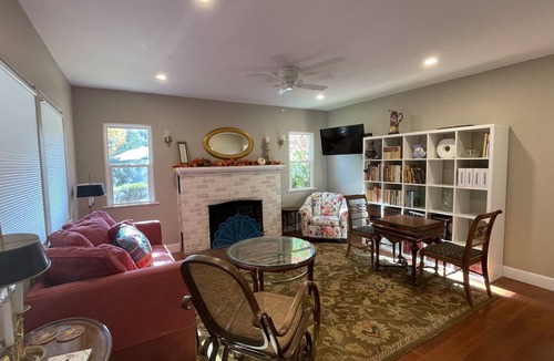Murphys House | Quaint two bedroom residential home with wood stove