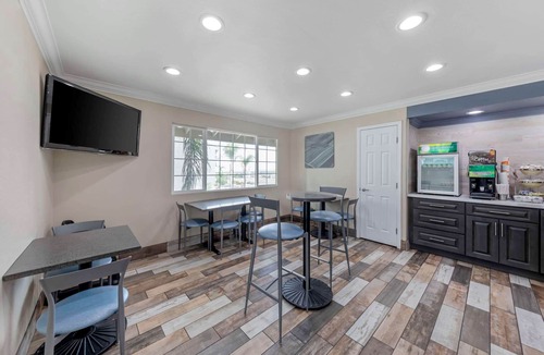 Kettleman City Hotel | Quality Inn Kettleman City near Hwy 41