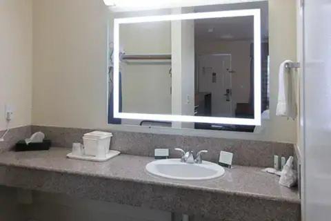 Salinas Hotel | Quality Inn Salinas City Center Area